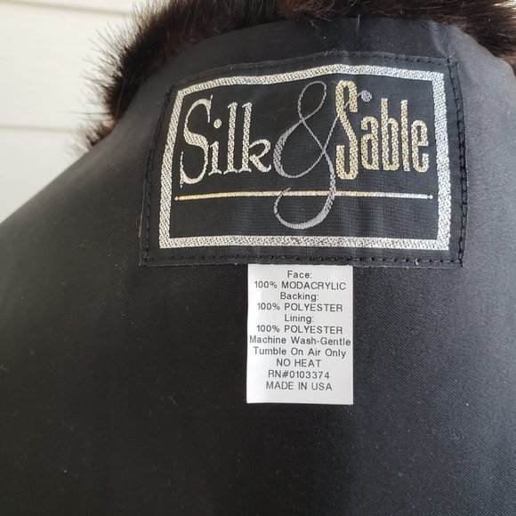 2000s to modern Faux Fur Stole made by Silk and Sable - Picture 7 of 9